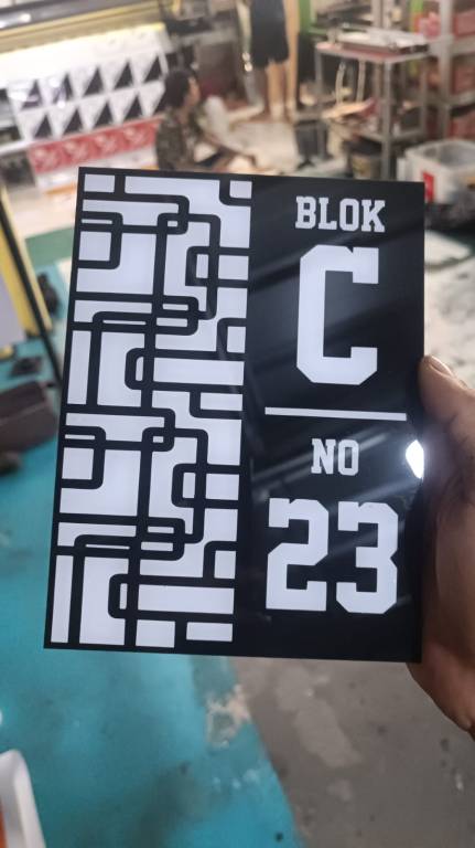 Contoh desain nomor rumah acrylic custom